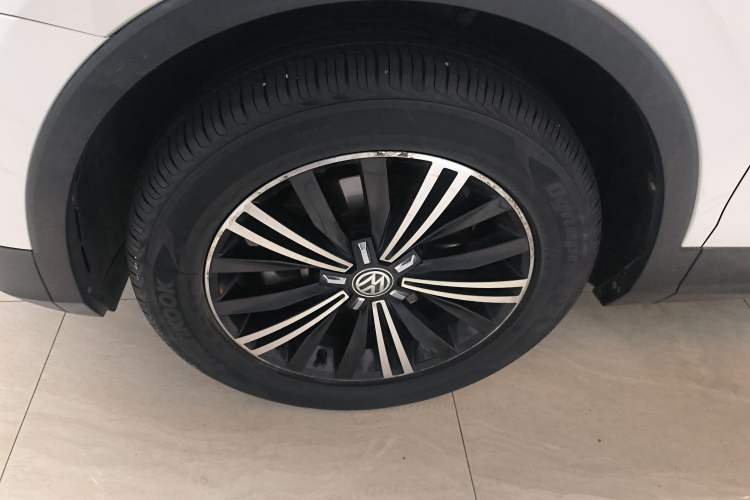 Used Volkswagen Tiguan L 2019 330TSI Automatic Two-Wheel Drive Luxury Edition China V Standard Exterior 4