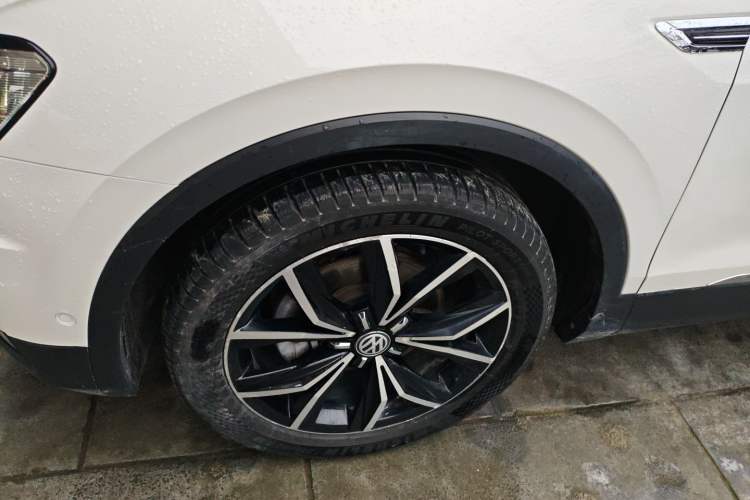 Used Volkswagen Tiguan L 2019 330TSI Automatic Two-Wheel Drive Smart Luxury Version China V Emission Standard Exterior 4