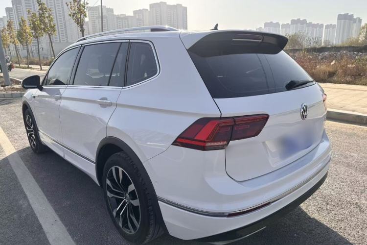 Used Volkswagen Tiguan L 2019 Restyled 330TSI Automatic Two-Wheel Drive R-Line Flagship Version China VI Standard Exterior 4