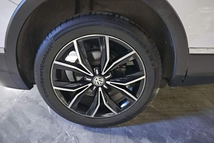 Used Volkswagen Tiguan L 2019 330TSI Automatic Two-Wheel Drive Smart Luxury Version China VI Standard Exterior 5