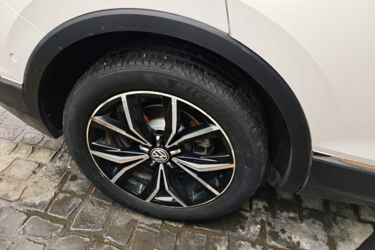 Used Volkswagen Tiguan L 2019 330TSI Automatic Two-Wheel Drive Smart Luxury Version China V Emission Standard Exterior 5