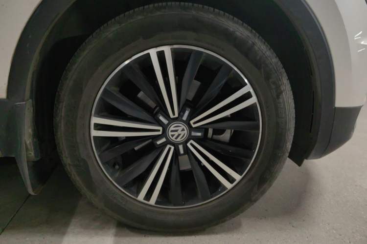 Used Volkswagen Tiguan L 2019 Updated Version 330TSI Automatic Two-Wheel Drive Panoramic Comfort Edition China VI Standard Exterior 7