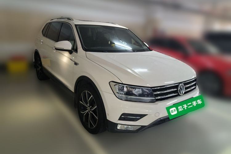 Used Volkswagen Tiguan L 2019 Revised 330TSI Automatic Two-Wheel Drive Smart & Luxury Edition China VI Standard Front Right 45 Deg