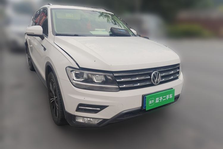 Used Volkswagen Tiguan L 2019 Updated Version 330TSI Automatic Two-Wheel Drive Panoramic Comfort Edition China VI Standard Front Right 45 Deg