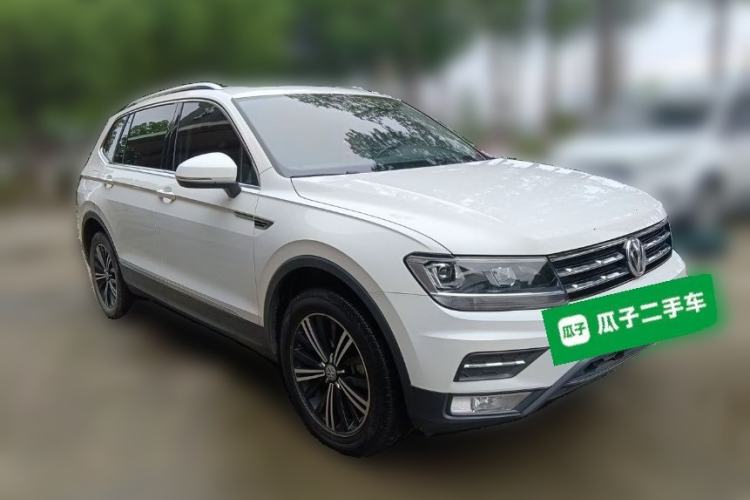 Used Volkswagen Tiguan L 2019 330TSI Automatic Two-Wheel Drive Panoramic Comfort Edition China VI Standard Front Right 45 Deg