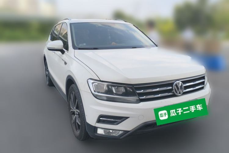 Used Volkswagen Tiguan L 2019 330TSI Automatic Two-Wheel Drive Smart Luxury Version China VI Standard Front Right 45 Deg