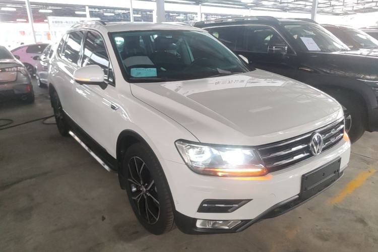 Used Volkswagen Tiguan L 2019 330TSI Automatic Two-Wheel Drive Smart Luxury Version China VI Standard Front Right 45 Deg