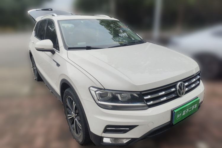 Used Volkswagen Tiguan L 2019 Revised Version 330TSI Automatic Two-Wheel Drive Panoramic Comfort Edition China V Standard Front Right 45 Deg