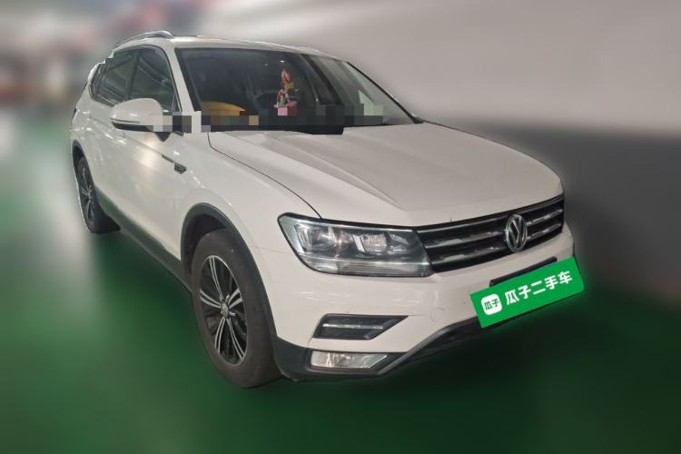 Used Volkswagen Tiguan L 2019 Updated Version 330TSI Automatic Two-Wheel Drive Panoramic Comfort Edition China VI Standard Front Right 45 Deg