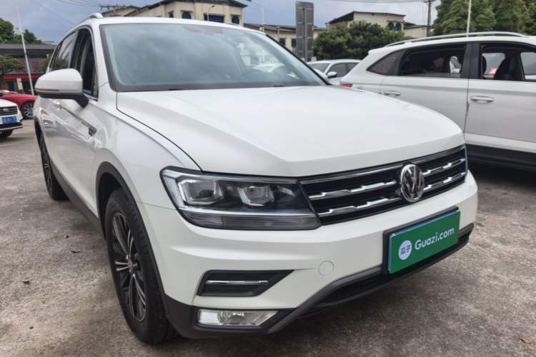 Used Volkswagen Tiguan L 2019 Updated Version 330TSI Automatic Two-Wheel Drive Panoramic Comfort Edition China VI Standard Front Right 45 Deg