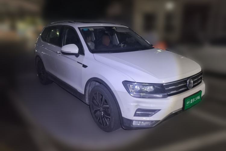 Used Volkswagen Tiguan L 2019 330TSI Automatic Two-Wheel Drive Smart Luxury Version China VI Standard Front Right 45 Deg