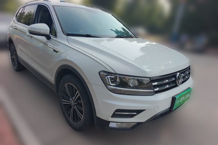 Used Volkswagen Tiguan L 2019 330TSI Automatic Two-Wheel Drive Panoramic Comfort Edition China VI Standard Front Right 45 Deg