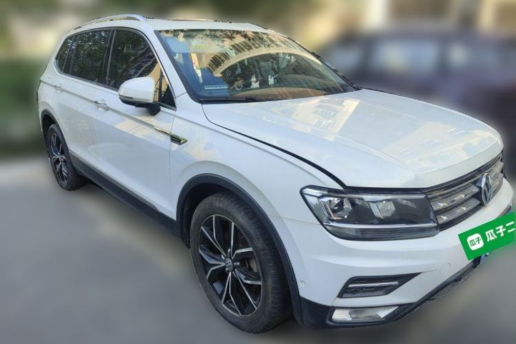 Used Volkswagen Tiguan L 2019 330TSI Automatic Two-Wheel Drive Smart Luxury Version China VI Standard Front Right 45 Deg