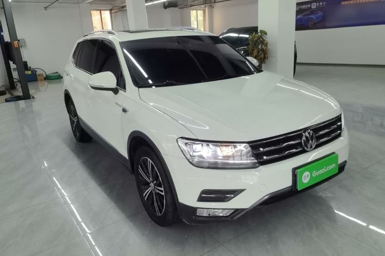 Used Volkswagen Tiguan L 2019 Updated Version 330TSI Automatic Two-Wheel Drive Panoramic Comfort Edition China VI Standard Front Right 45 Deg