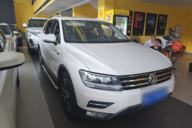 Used Volkswagen Tiguan L 2019 Updated Version 330TSI Automatic Two-Wheel Drive Panoramic Comfort Edition China VI Standard Front Right 45 Deg