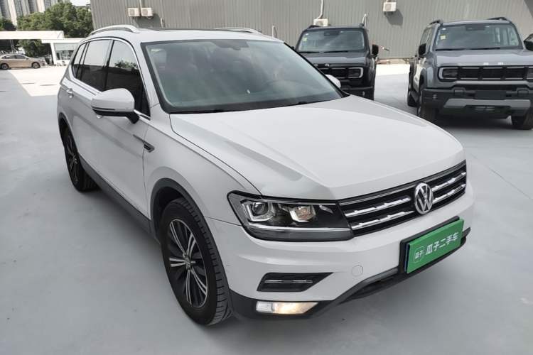 Used Volkswagen Tiguan L 2019 330TSI Automatic Two-Wheel Drive Panoramic Comfort Edition China VI Standard Front Right 45 Deg