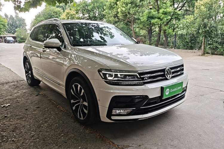 Used Volkswagen Tiguan L 2019 Restyled 330TSI Automatic Two-Wheel Drive R-Line Flagship Version China VI Standard Front Right 45 Deg