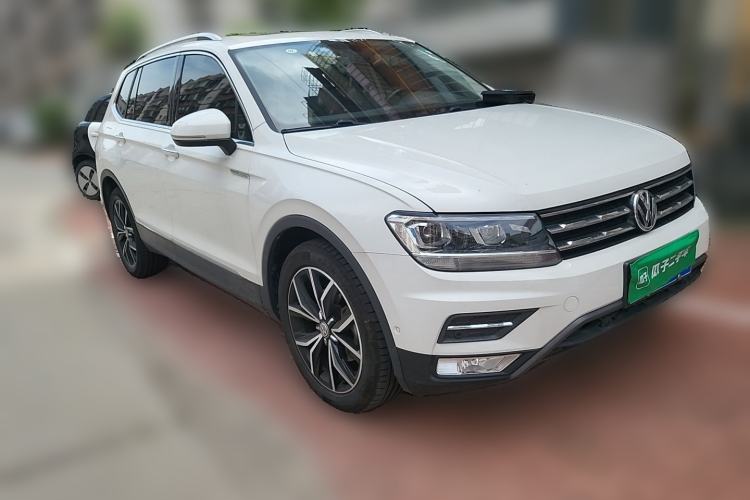 Used Volkswagen Tiguan L 2019 330TSI Automatic Two-Wheel Drive Smart Luxury Version China VI Standard Front Right 45 Deg