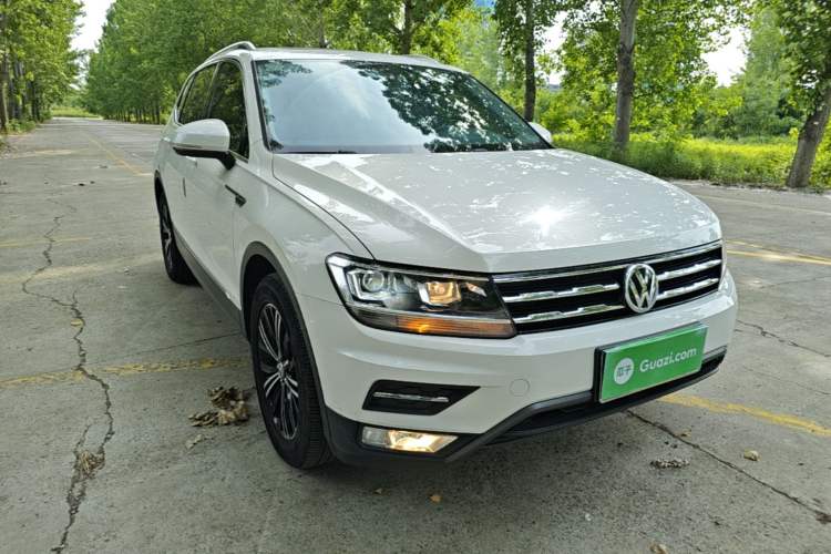 Used Volkswagen Tiguan L 2019 330TSI Automatic Two-Wheel Drive Panoramic Comfort Edition China VI Standard Front Right 45 Deg