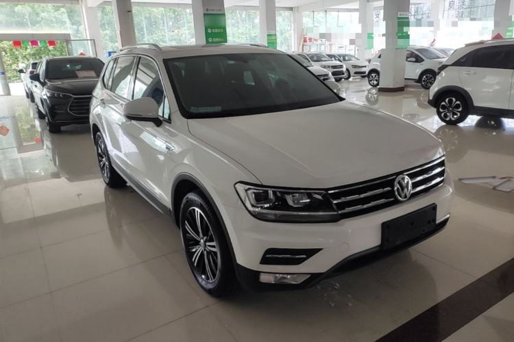 Used Volkswagen Tiguan L 2019 330TSI Automatic Two-Wheel Drive Panoramic Comfort Edition China V Standard Front Right 45 Deg