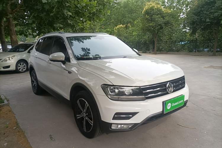 Used Volkswagen Tiguan L 2019 Revised Version 280TSI Automatic Two-Wheel Drive Panoramic Comfort Edition China VI Standard Front Right 45 Deg