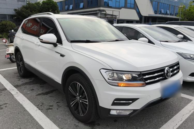Used Volkswagen Tiguan L 2019 330TSI Automatic Two-Wheel Drive Panoramic Comfort Edition China VI Standard Front Right 45 Deg