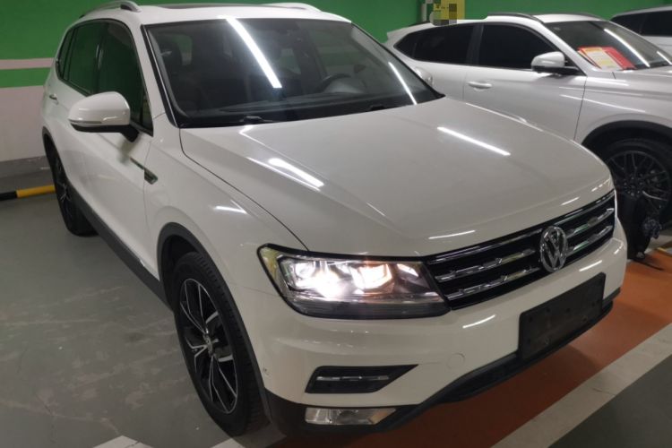 Used Volkswagen Tiguan L 2019 330TSI Automatic Two-Wheel Drive Smart Luxury Version China VI Standard Front Right 45 Deg