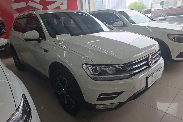 Used Volkswagen Tiguan L 2019 330TSI Automatic Two-Wheel Drive Panoramic Comfort Edition China VI Standard Front Right 45 Deg