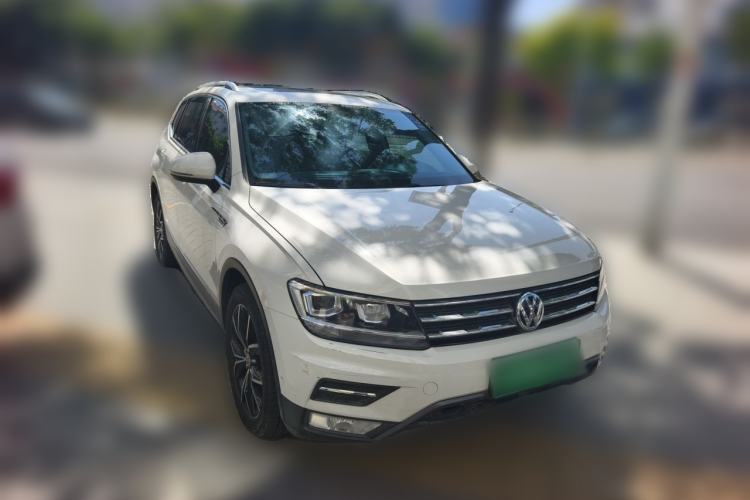 Used Volkswagen Tiguan L 2019 Revised 330TSI Automatic Two-Wheel Drive Smart & Luxury Edition China VI Standard Front Right 45 Deg