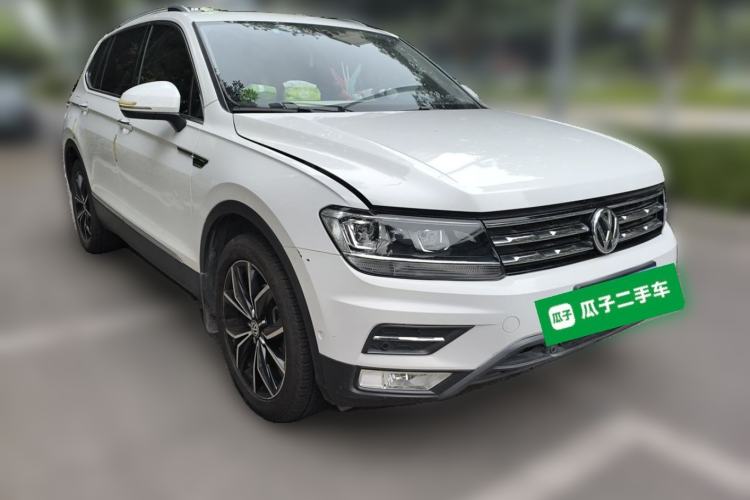 Used Volkswagen Tiguan L 2019 330TSI Automatic Two-Wheel Drive Smart Luxury Version China V Emission Standard Front Right 45 Deg