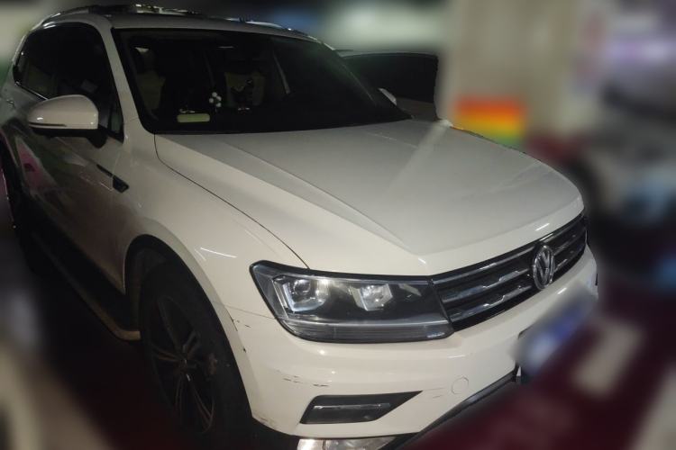Used Volkswagen Tiguan L 2019 Updated Version 330TSI Automatic Two-Wheel Drive Panoramic Comfort Edition China VI Standard Front Right 45 Deg