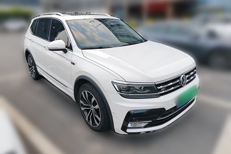 Used Volkswagen Tiguan L 2019 330TSI Automatic Two-Wheel Drive R-Line Flagship Model China VI Standard Front Right 45 Deg