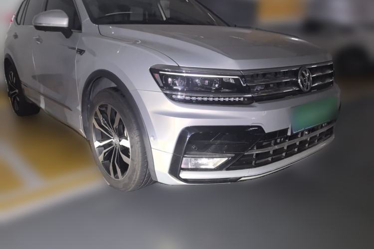 Used Volkswagen Tiguan L 2019 330TSI Automatic Two-Wheel Drive R-Line Flagship Model China VI Standard Front Right 45 Deg