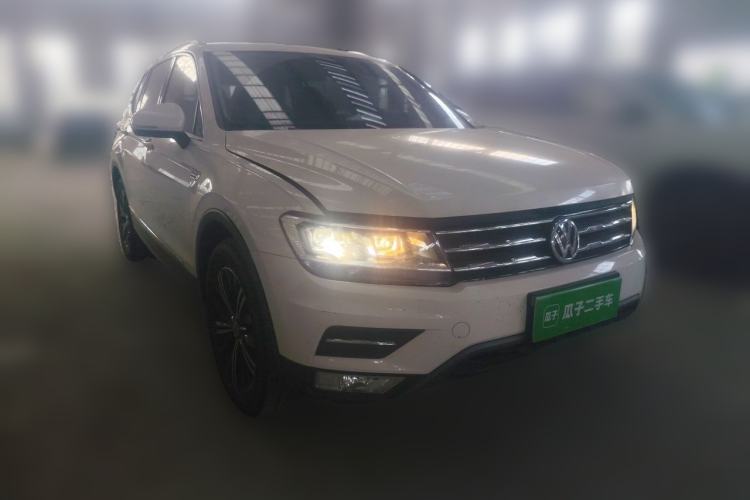 Used Volkswagen Tiguan L 2019 330TSI Automatic Two-Wheel Drive Panoramic Comfort Edition China VI Standard Front Right 45 Deg