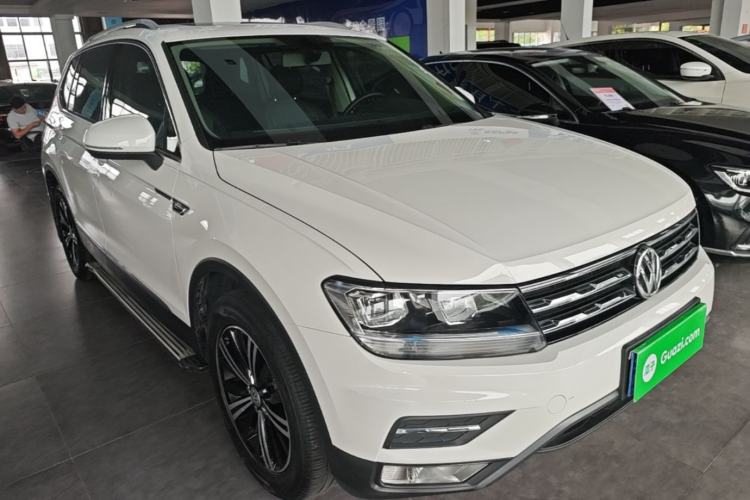 Used Volkswagen Tiguan L 2019 330TSI Automatic Two-Wheel Drive Panoramic Comfort Edition China V Standard Front Right 45 Deg
