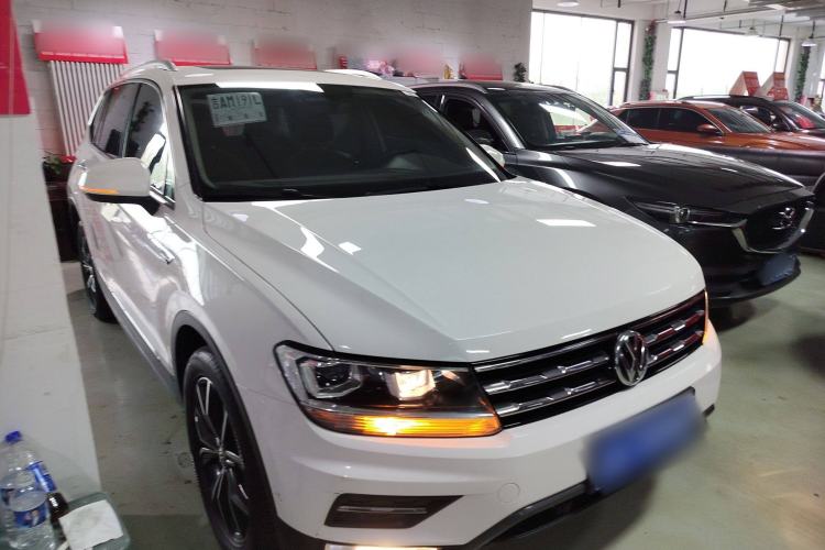 Used Volkswagen Tiguan L 2019 Revised 330TSI Automatic Two-Wheel Drive Smart & Luxury Edition China VI Standard Front Right 45 Deg