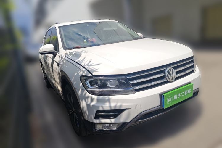 Used Volkswagen Tiguan L 2019 Updated Version 330TSI Automatic Two-Wheel Drive Panoramic Comfort Edition China VI Standard Front Right 45 Deg