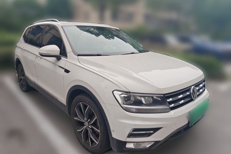Used Volkswagen Tiguan L 2019 330TSI Automatic Two-Wheel Drive Smart Luxury Version China VI Standard Front Right 45 Deg