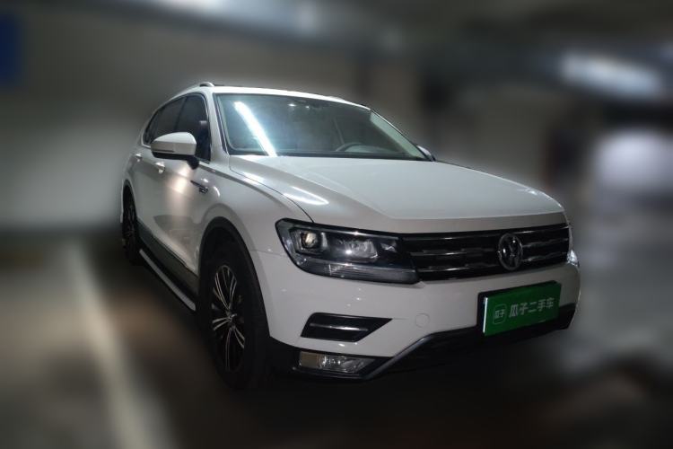 Used Volkswagen Tiguan L 2019 Updated Version 330TSI Automatic Two-Wheel Drive Panoramic Comfort Edition China VI Standard Front Right 45 Deg