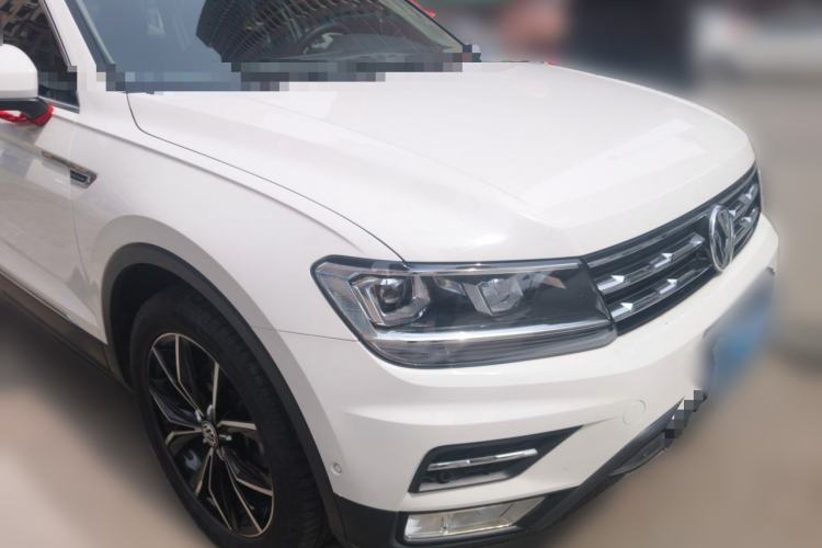 Used Volkswagen Tiguan L 2019 330TSI Automatic Two-Wheel Drive Smart Luxury Version China VI Standard Front Right 45 Deg