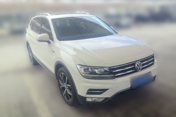 Used Volkswagen Tiguan L 2019 Revised 330TSI Automatic Two-Wheel Drive Smart & Luxury Edition China VI Standard Front Right 45 Deg