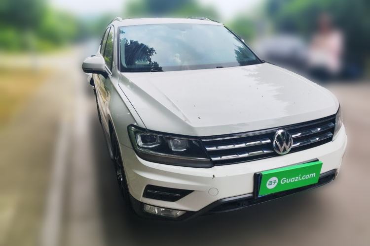 Used Volkswagen Tiguan L 2019 Revised 330TSI Automatic Two-Wheel Drive Smart & Luxury Edition China VI Standard Front Right 45 Deg