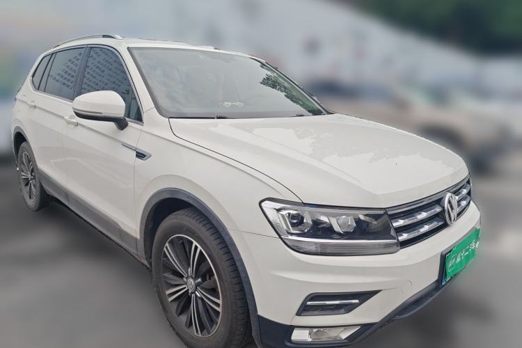Used Volkswagen Tiguan L 2019 330TSI Automatic Two-Wheel Drive Panoramic Comfort Edition China VI Standard Front Right 45 Deg