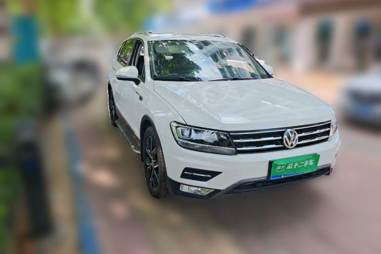 Used Volkswagen Tiguan L 2019 330TSI Automatic Two-Wheel Drive Smart Luxury Version China VI Standard Front Right 45 Deg
