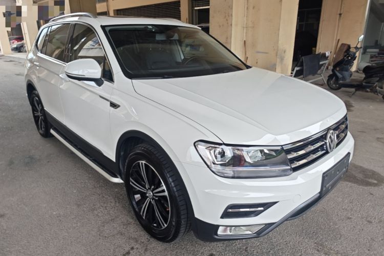 Used Volkswagen Tiguan L 2019 330TSI Automatic Two-Wheel Drive Panoramic Comfort Edition China V Standard Front Right 45 Deg