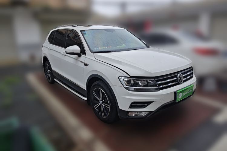 Used Volkswagen Tiguan L 2019 Revised Version 330TSI Automatic Two-Wheel Drive Panoramic Comfort Edition China V Standard Front Right 45 Deg