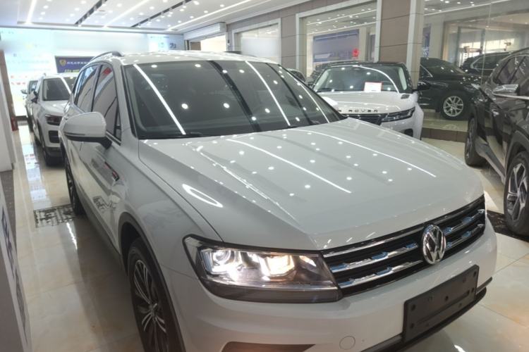 Used Volkswagen Tiguan L 2019 330TSI Automatic Two-Wheel Drive Luxury Edition China VI Standard Front Right 45 Deg