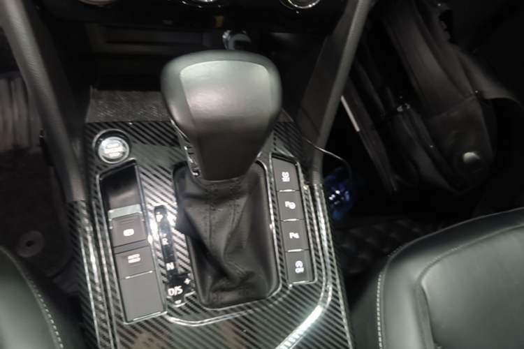 Used Volkswagen Tiguan L 2019 330TSI Automatic Two-Wheel Drive Smart Luxury Version China V Emission Standard Gear Lever