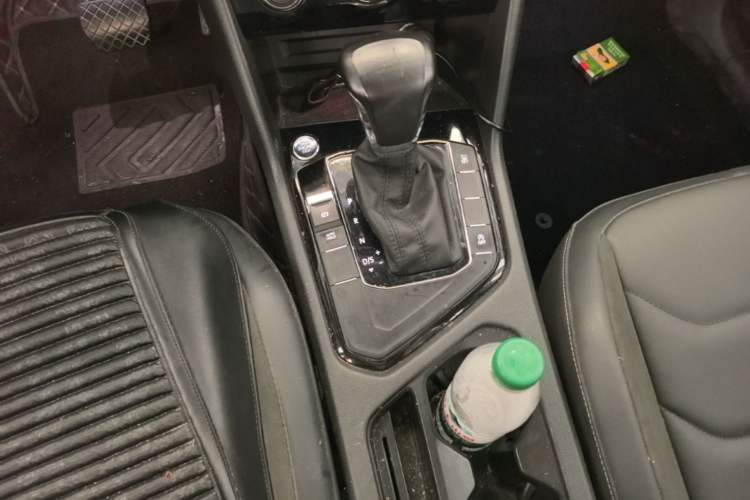 Used Volkswagen Tiguan L 2019 Updated Version 330TSI Automatic Two-Wheel Drive Panoramic Comfort Edition China VI Standard Gear Lever