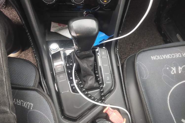 Used Volkswagen Tiguan L 2019 330TSI Automatic Two-Wheel Drive Panoramic Comfort Edition China V Standard Gear Lever
